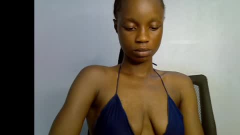 Snapshot of slim_petitqueen chatting on April 16, 2026, 9:39 pm Alice online show from April 16, 2026, 9:39 pm