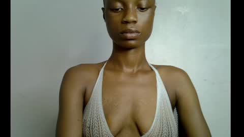 Snapshot of slim_petitqueen chatting on May 4, 2026, 7:54 pm Alice online show from May 4, 2026, 7:54 pm