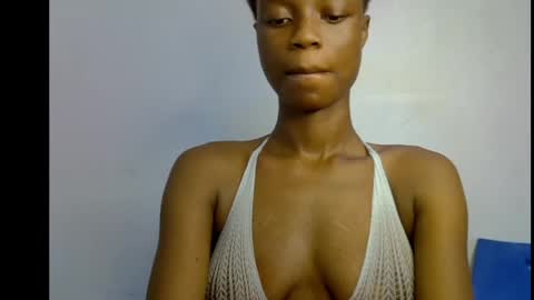 Snapshot of slim_petitqueen chatting on May 15, 2026, 8:10 am Alice online show from May 15, 2026, 8:10 am