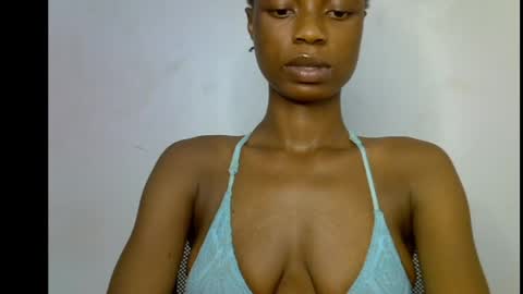 Snapshot of slim_petitqueen chatting on May 22, 2026, 5:18 pm Alice online show from May 22, 2026, 5:18 pm