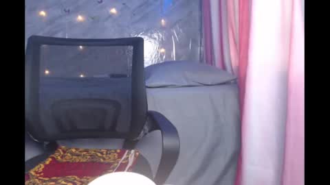 slimzyx online show from January 16, 2025, 1:47 pm