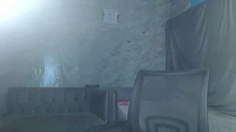 slimzyx online show from September 18, 2025, 5:42 am