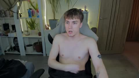 Snapshot of slippery_baby chatting on February 25, 2025, 2:54 pm Mila online show from February 25, 2025, 2:54 pm
