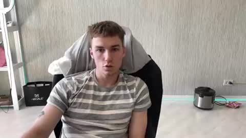 Snapshot of slippery_baby chatting on June 23, 2026, 9:07 am Mila online show from June 23, 2026, 9:07 am