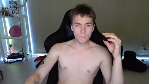Snapshot of slippery_baby chatting on July 20, 2026, 8:33 pm Mila online show from July 20, 2026, 8:33 pm