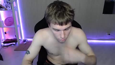 Snapshot of slippery_baby chatting on August 2, 2026, 8:07 pm Mila online show from August 2, 2026, 8:07 pm
