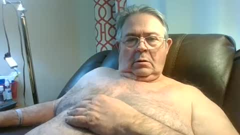 slippery_duck online show from February 5, 2025, 1:44 pm