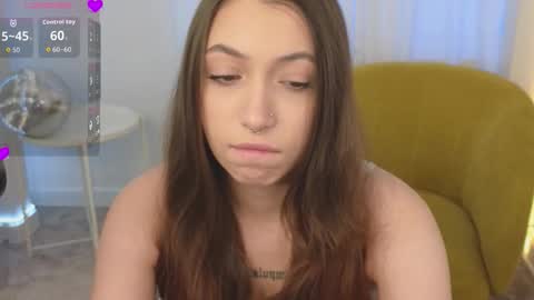 Emilia online show from November 15, 2025, 12:23 pm