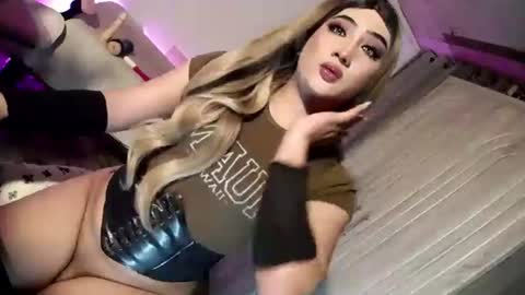 Snapshot of slut_bigcock chatting on July 17, 2026, 7:48 am Nathalie online show from July 17, 2026, 7:48 am