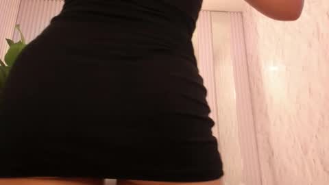 Paola  online show from March 5, 2026, 1:23 am