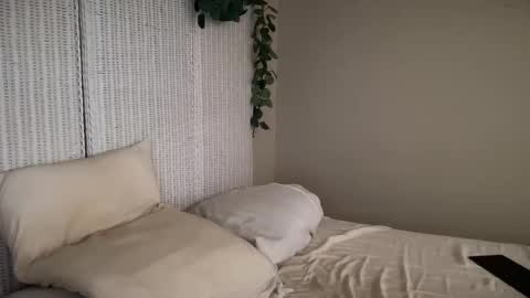 slut online show from September 28, 2025, 4:12 pm