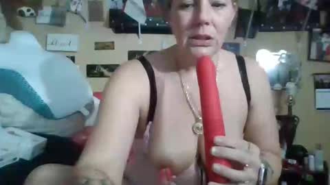 slutqueen_love online show from October 26, 2025, 10:54 am