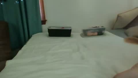 Jade and Thomas online show from December 20, 2025, 3:08 pm