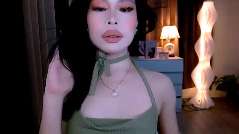 slutty_aurora online show from September 19, 2025, 7:25 pm