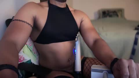 DeeLina online show from April 11, 2026, 9:02 am