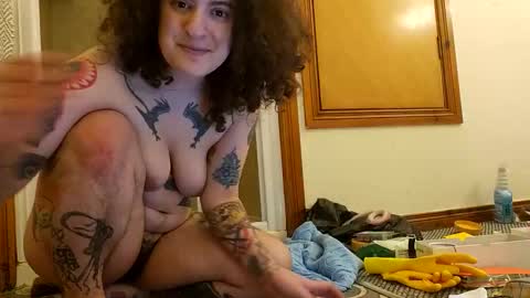 Snapshot of sluttysuzie17 chatting on May 4, 2026, 9:11 pm SluttySuzie17 online show from May 4, 2026, 9:11 pm