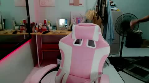Snapshot of slutxcums_farrah69 chatting on April 29, 2026, 1:59 pm Dont forget to follow me give me thumbs upIm a New kataluna online show from April 29, 2026, 1:59 pm