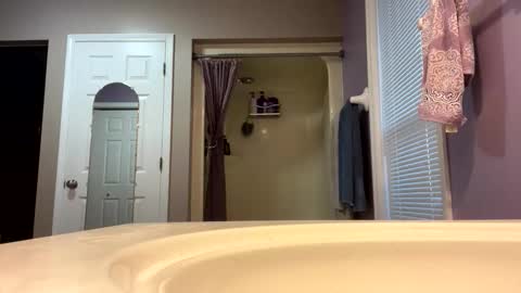 sly050585 online show from January 8, 2026, 9:39 pm