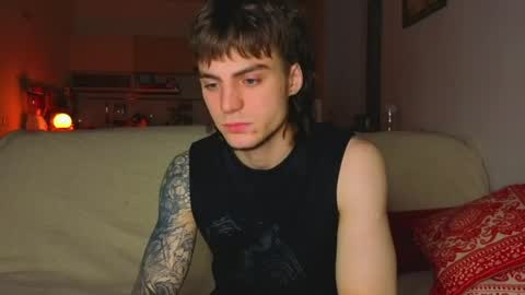 Snapshot of sly_gus chatting on June 4, 2026, 8:15 pm Gus online show from June 4, 2026, 8:15 pm