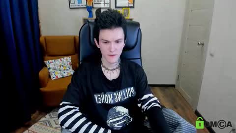 sly_reggie online show from March 18, 2026, 10:07 am