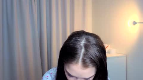 Lily online show from December 21, 2025, 1:07 pm