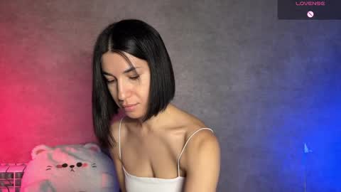 Snapshot of smaillev chatting on May 4, 2026, 10:33 am Melani online show from May 4, 2026, 10:33 am