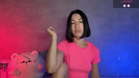 Snapshot of smaillev chatting on June 3, 2026, 9:56 am Melani online show from June 3, 2026, 9:56 am