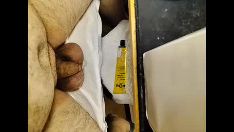 Snapshot of small_1986 chatting on December 20, 2024, 5:14 am transmisin gratuita bajo demanda  free broadcast on demand online show from December 20, 2024, 5:14 am