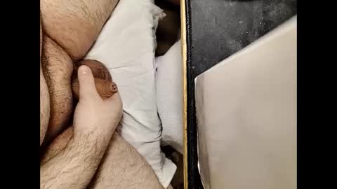 Snapshot of small_1986 chatting on February 10, 2025, 2:30 am transmisin gratuita bajo demanda  free broadcast on demand online show from February 10, 2025, 2:30 am