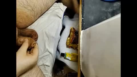 Snapshot of small_1986 chatting on February 20, 2025, 12:15 pm transmisin gratuita bajo demanda  free broadcast on demand online show from February 20, 2025, 12:15 pm