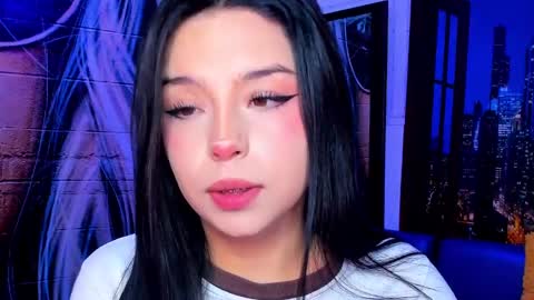 Mariana Torres online show from December 9, 2024, 2:06 pm