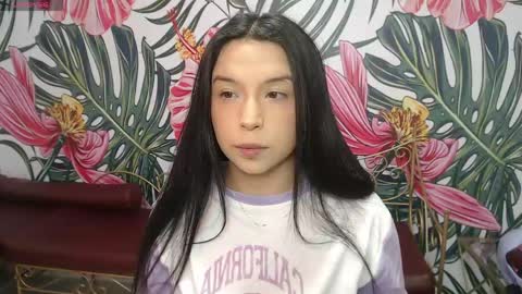 Snapshot of small__naughty chatting on May 8, 2026, 1:05 pm Mariana Torres online show from May 8, 2026, 1:05 pm