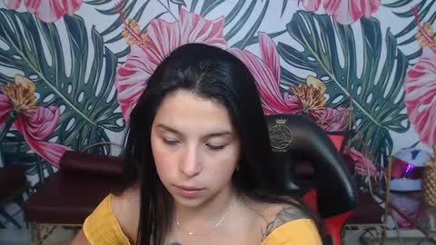 Snapshot of small__naughty chatting on May 15, 2026, 1:34 am Mariana Torres online show from May 15, 2026, 1:34 am
