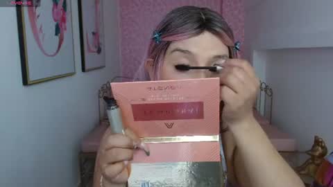 Snapshot of small__naughty chatting on June 10, 2026, 1:21 pm Mariana Torres online show from June 10, 2026, 1:21 pm