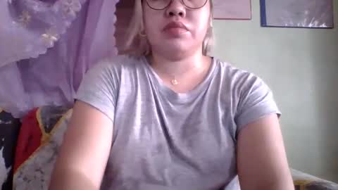 Lovewella online show from September 15, 2025, 2:33 am