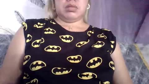 Lovewella online show from September 19, 2025, 4:47 am