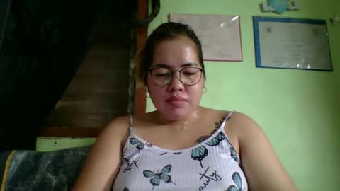 Snapshot of small_boobs59 chatting on April 22, 2026, 3:09 am Lovewella online show from April 22, 2026, 3:09 am