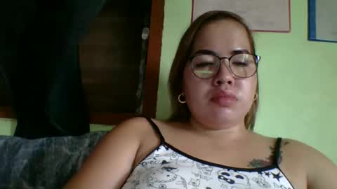 Snapshot of small_boobs59 chatting on May 3, 2026, 4:40 am Lovewella online show from May 3, 2026, 4:40 am