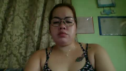 Snapshot of small_boobs59 chatting on May 9, 2026, 2:39 am Lovewella online show from May 9, 2026, 2:39 am