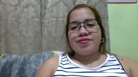 Snapshot of small_boobs59 chatting on May 11, 2026, 10:21 am Lovewella online show from May 11, 2026, 10:21 am