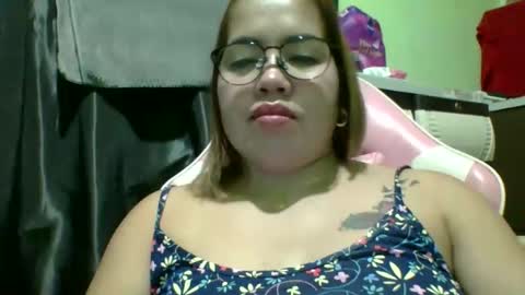 Snapshot of small_boobs59 chatting on May 14, 2026, 2:57 pm Lovewella online show from May 14, 2026, 2:57 pm