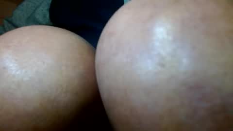 Snapshot of smallmalelass chatting on January 1, 2025, 11:49 am smallmalelass online show from January 1, 2025, 11:49 am