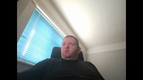 Snapshot of smallone19832 chatting on February 27, 2025, 10:37 am smallone19832 online show from February 27, 2025, 10:37 am