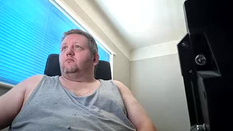 Snapshot of smallone19832 chatting on July 11, 2026, 10:29 am smallone19832 online show from July 11, 2026, 10:29 am