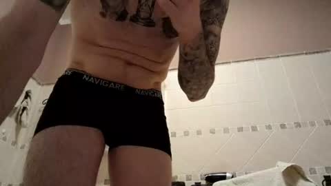 smallone8825 online show from February 4, 2026, 12:11 pm