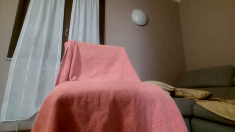 smallone8825 online show from June 15, 2026, 4:47 am
