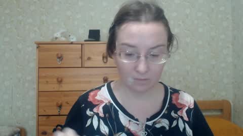 smart_rose online show from April 5, 2026, 2:25 pm