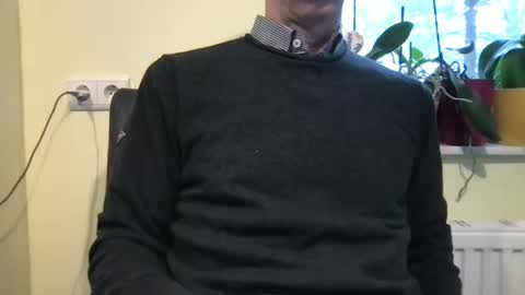 Snapshot of smart_sex69 chatting on February 13, 2025, 8:06 am smart_sex69 online show from February 13, 2025, 8:06 am