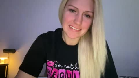 smexxii93 online show from December 17, 2025, 6:03 pm