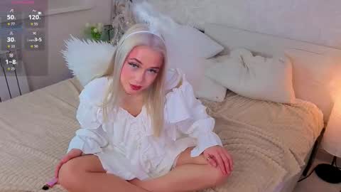 Snapshot of smile_with_nicole chatting on October 27, 2025, 5:06 pm The girl from the dream by name Mary online show from October 27, 2025, 5:06 pm